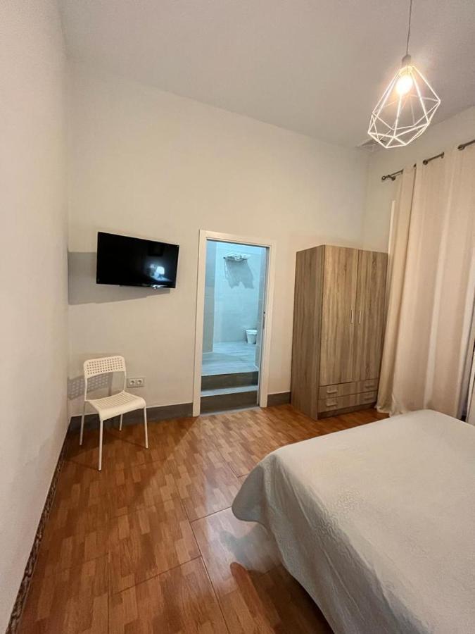 Pension Bienvenido Seville Ngoại thất bức ảnh